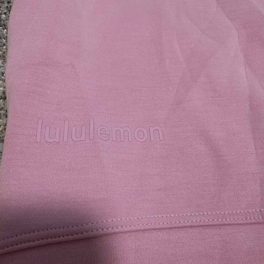 NWT Lululemon Softstreme Perfectly Oversized Cropped Crew Vitapink - Picture 5 of 6